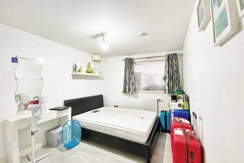 2 bedroom apartment for sale, Apple Grove, Harrow HA2