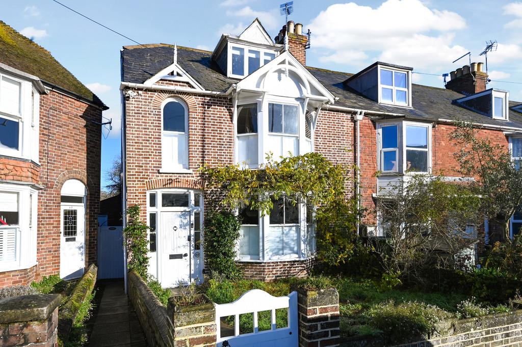 Ferry Road, Rye, East Sussex TN31 7DJ 4 bed end of terrace house for