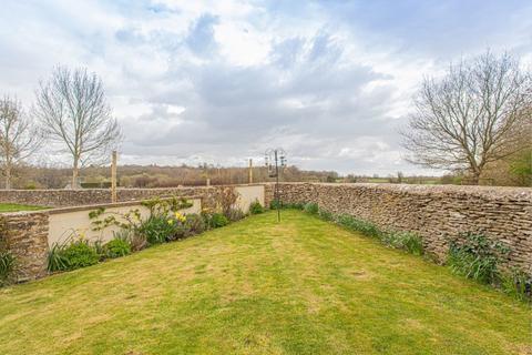 3 bedroom semi-detached house to rent, Gaston Lane, Sherston