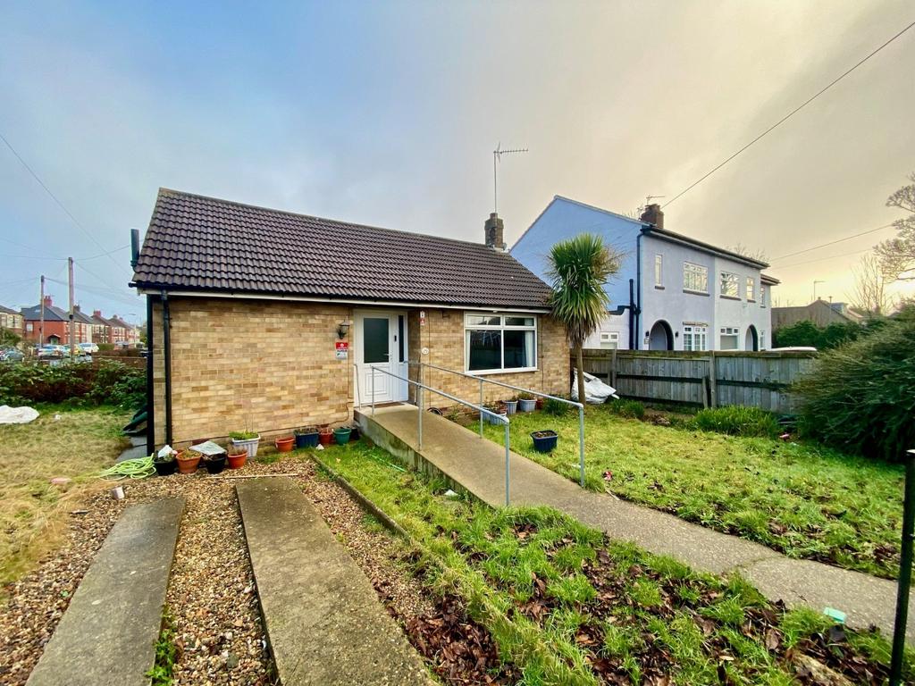 Ings Road, Hull, East Yorkshire, HU8 2 bed bungalow £550 pcm (£127 pw)