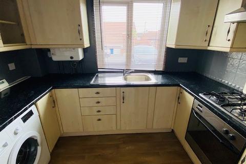 2 bedroom house to rent, Booth Close, Waterthorpe, Sheffield, S20