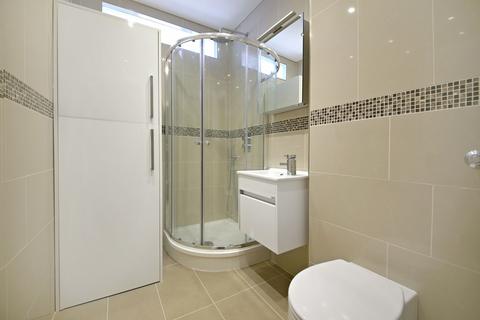 Studio to rent, Princess Court, Bayswater W2