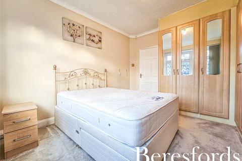 2 bedroom bungalow for sale - Shepherds Hill, Harold Wood, RM3