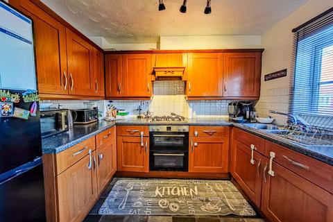 82 Battery Road, London, SE28 0JU