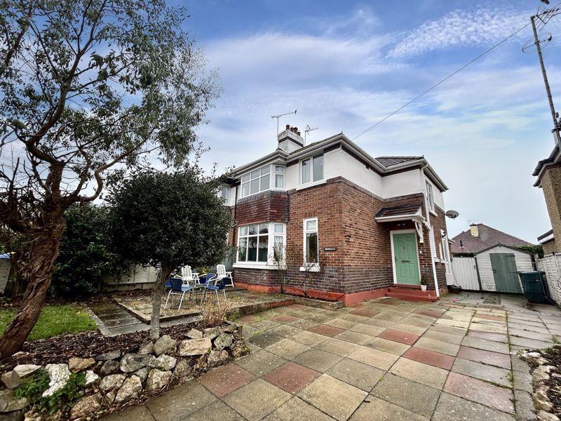 Penrhyn Isaf Road, Penrhyn Bay 3 bed semidetached house for sale £
