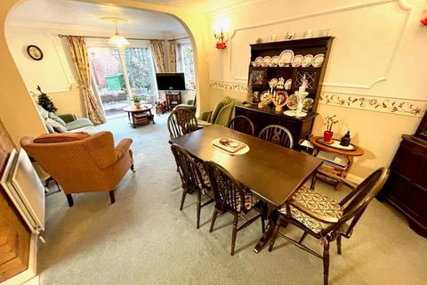 3 bedroom bungalow for sale, Greythorne Close, Gresford
