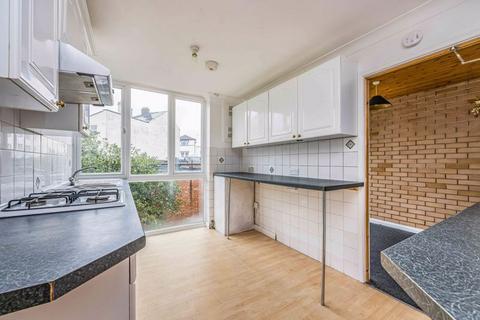 3 bedroom townhouse for sale, Somerset Road, Southsea