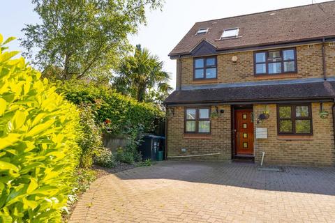 4 bedroom semi-detached house for sale, Gorse Drive, Smallfield, Surrey