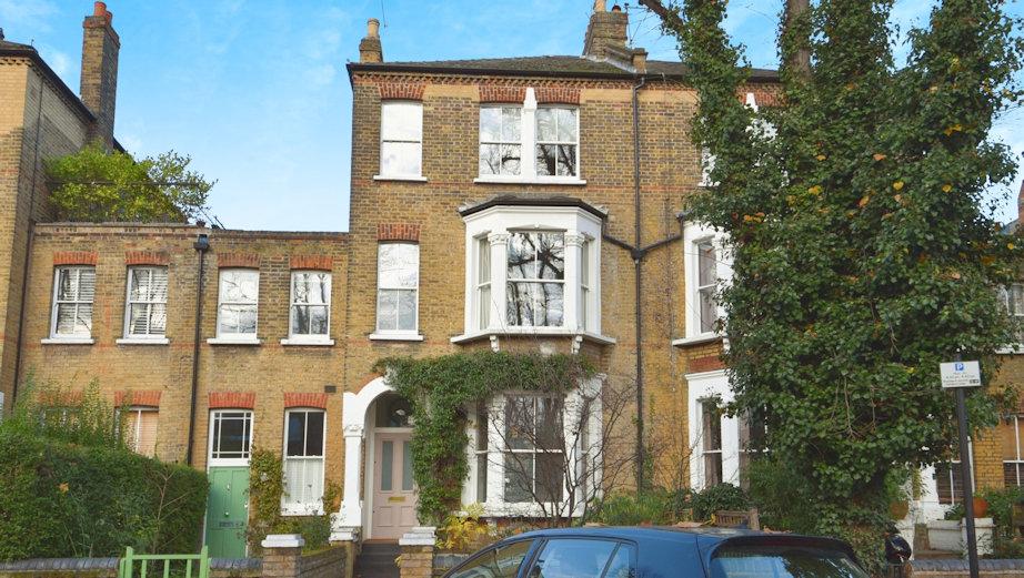 St. Avenue, Tufnell Park, London N7 4 bed terraced house for