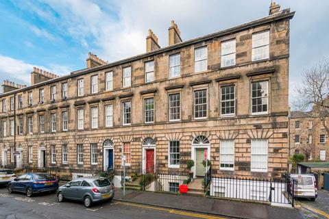 3 bedroom flat to rent, Cumberland Street, New Town, Edinburgh