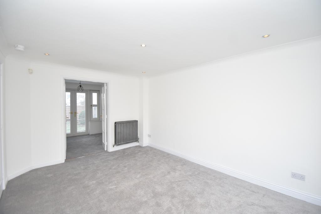 Jackson Drive, Stepps, G33 6GF 4 bed detached villa for sale £299,999