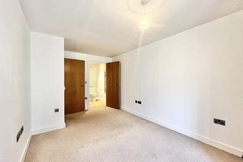 2 bedroom flat to rent, Thurston Road, London SE13