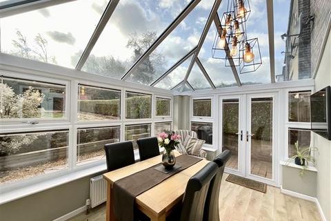 13 Handsworth Crescent, Sheffield, S9 4BN