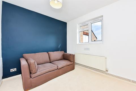2 bedroom flat to rent, Burntwood Lane, London SW17