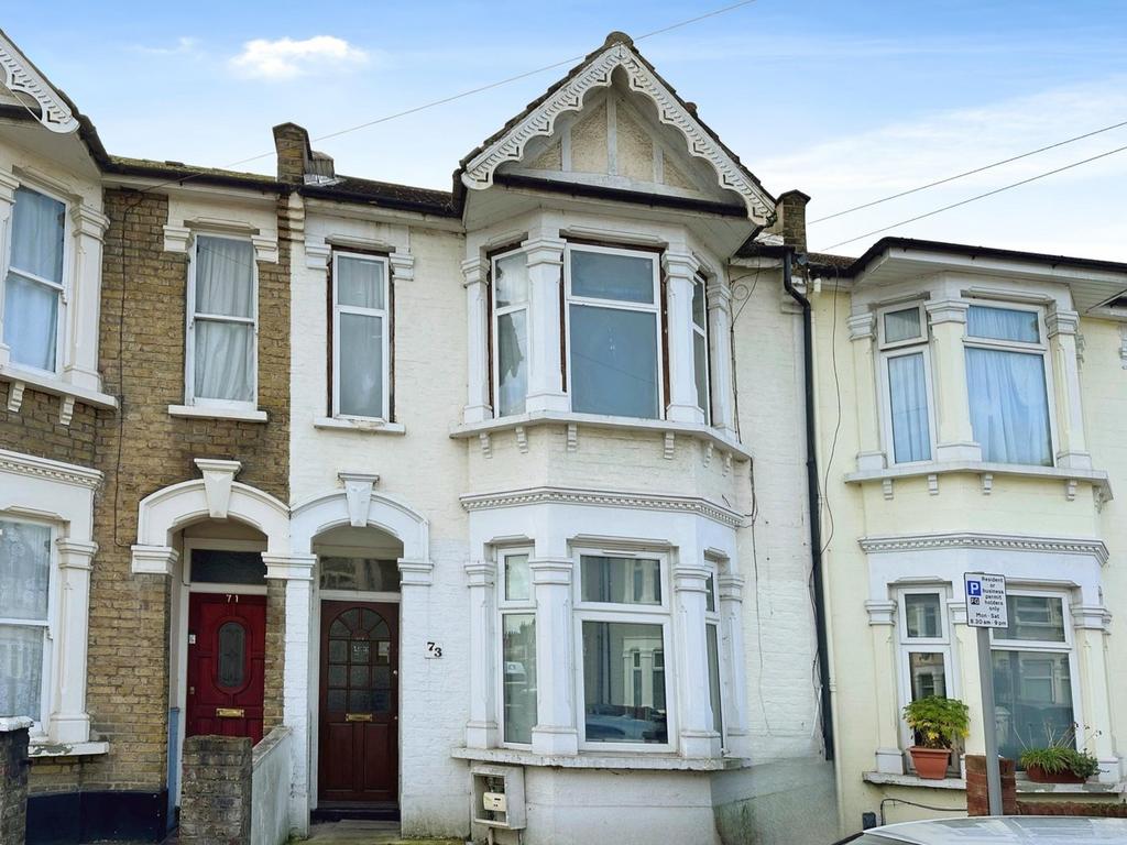 Park Avenue, BARKING, IG11 4 bed terraced house £450,000