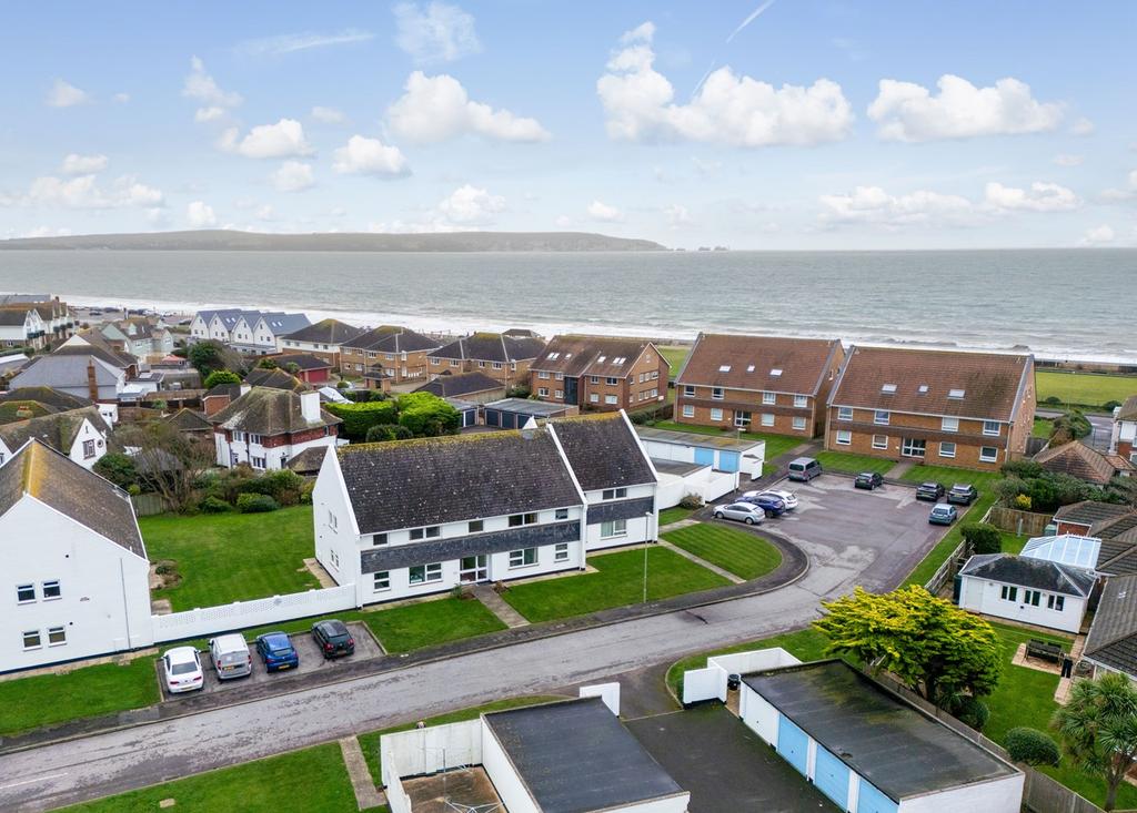 Sea Road, Milford on Sea, Lymington, SO41 2 bed apartment for sale £