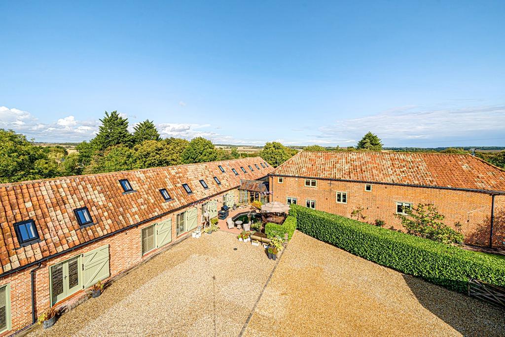 High Street, Abbotsley, St Neots, PE19 5 bed barn conversion for sale