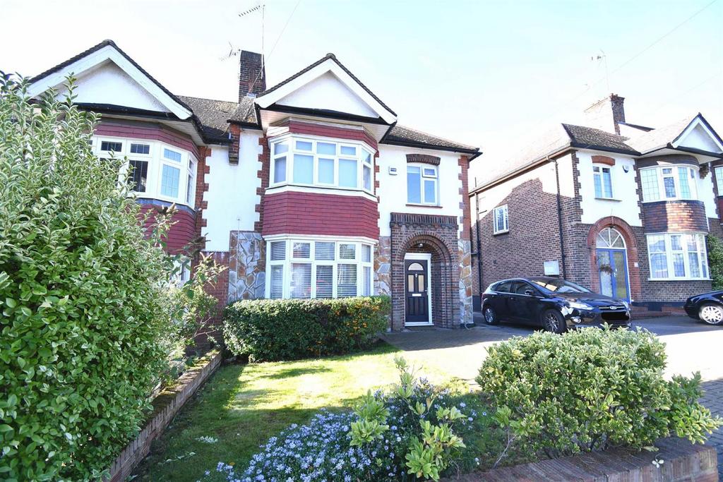 Lullington Garth, Woodside Park 3 bed semidetached house £2,900 pcm