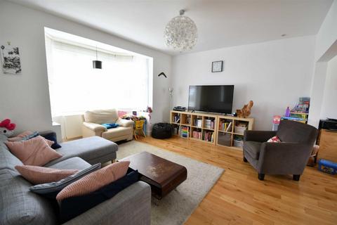 3 bedroom semi-detached house to rent, Lullington Garth, Woodside Park