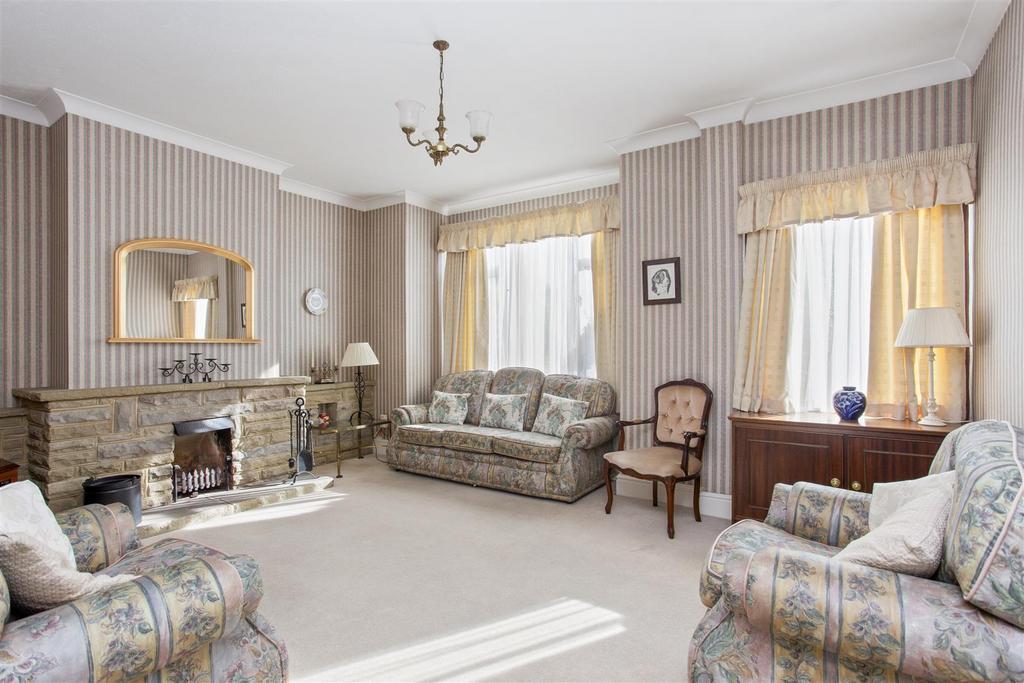Freelands Road, Cobham 3 bed semidetached house for sale £800,000