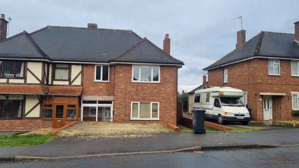 Shenstone Avenue, Stourbridge, West... 3 bed semidetached house £995