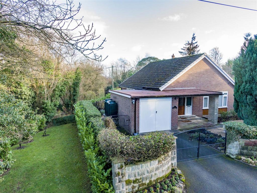 Turners Lane, Llynclys, Oswestry 3 bed detached bungalow for sale £
