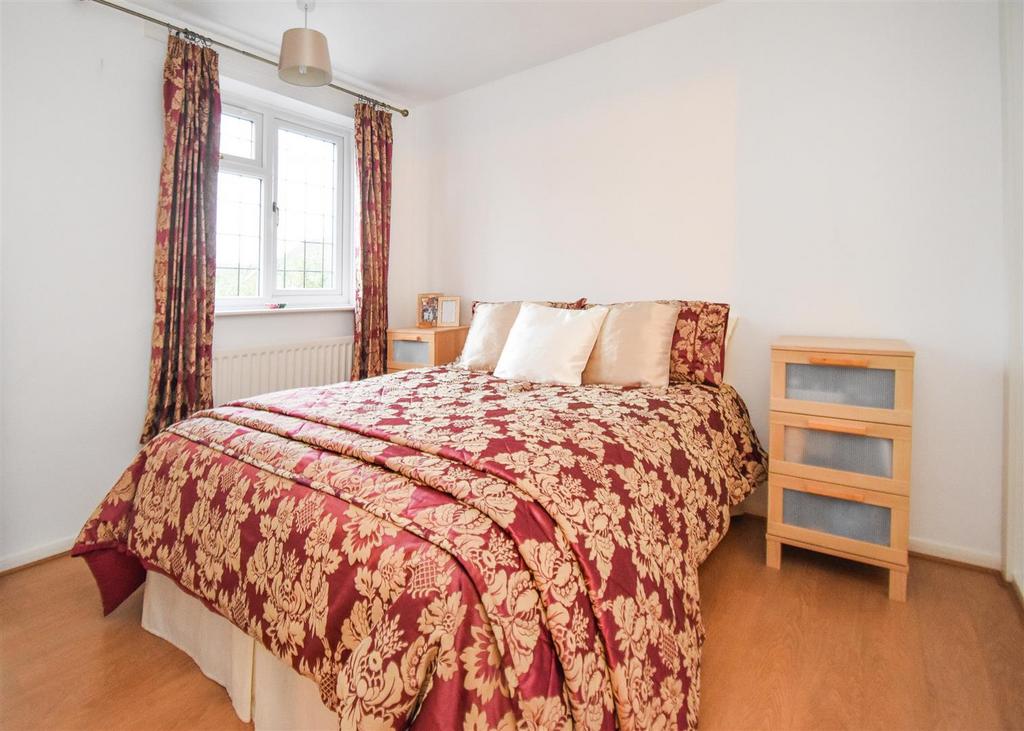 8 Laburnum Street - Bedroom 1.jpg