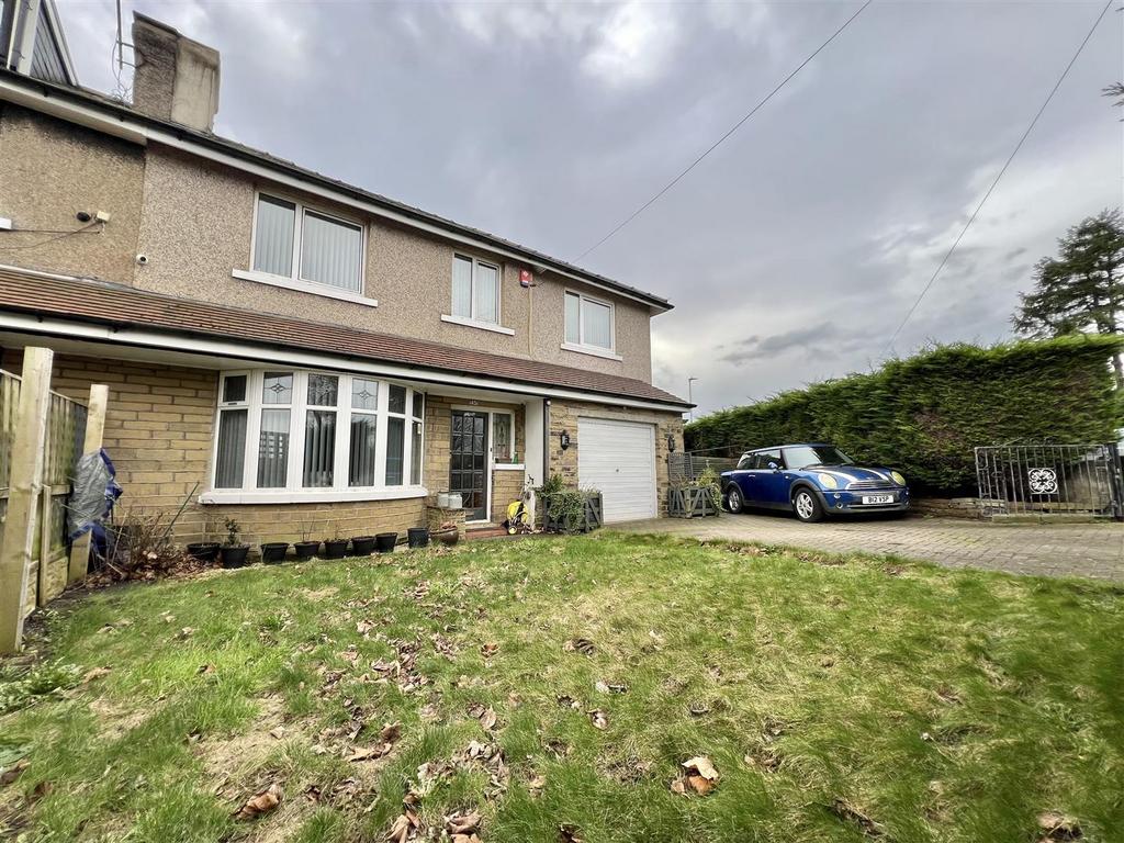 Thornton Road, Bradford BD13 5 bed semidetached house for sale £300,000