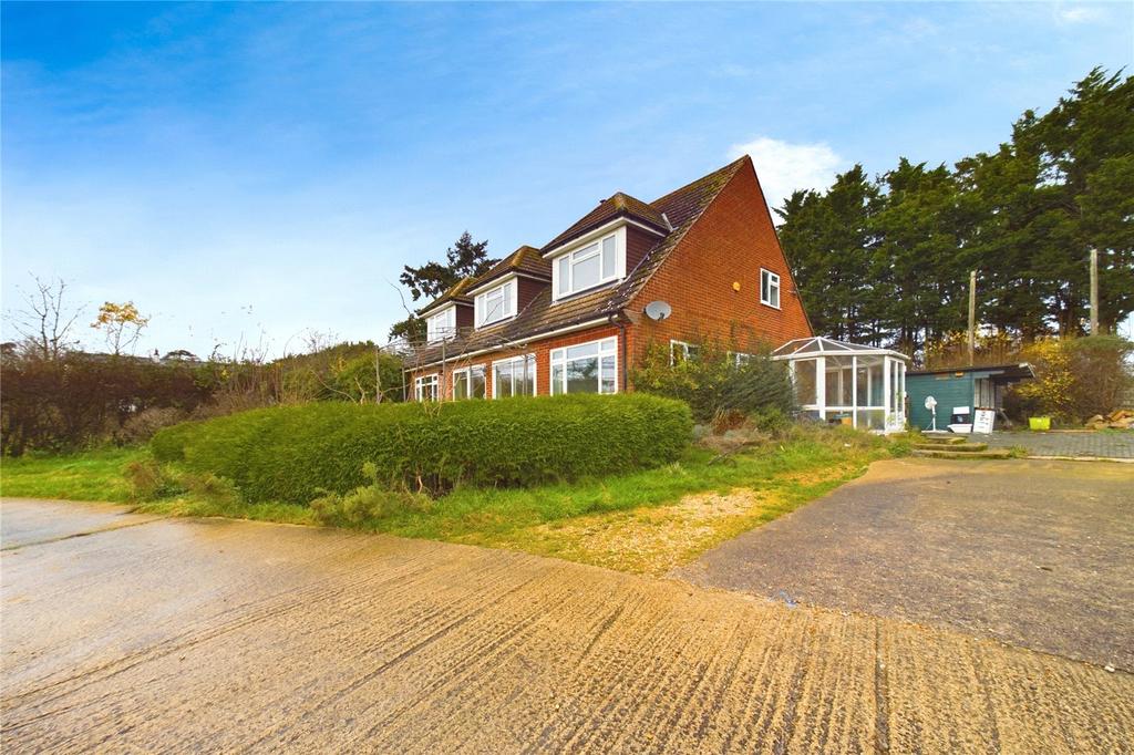 Galley Lane, Headley, Thatcham, Hampshire, RG19 4 bed detached house to