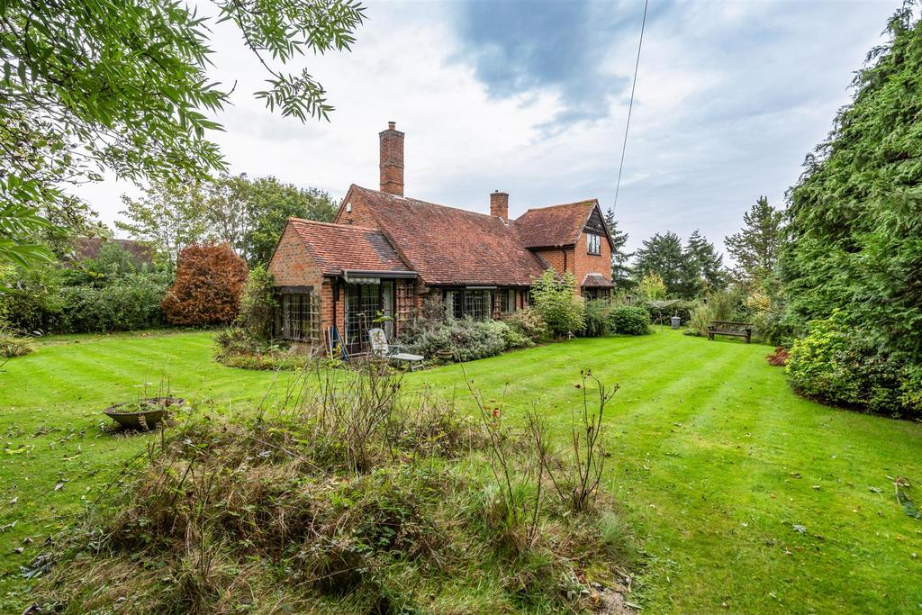 Queens Cottage-8 lo.jpg