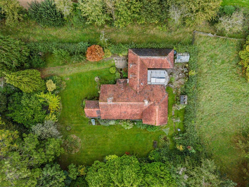 Queens Cottage-3 lo.jpg