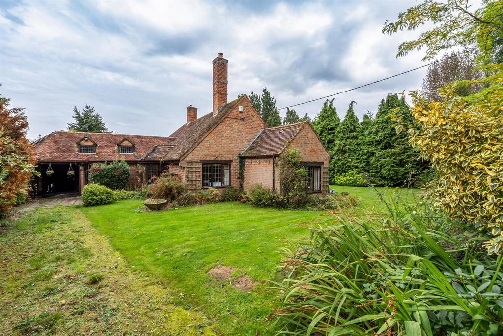 Queens Cottage-7 lo.jpg