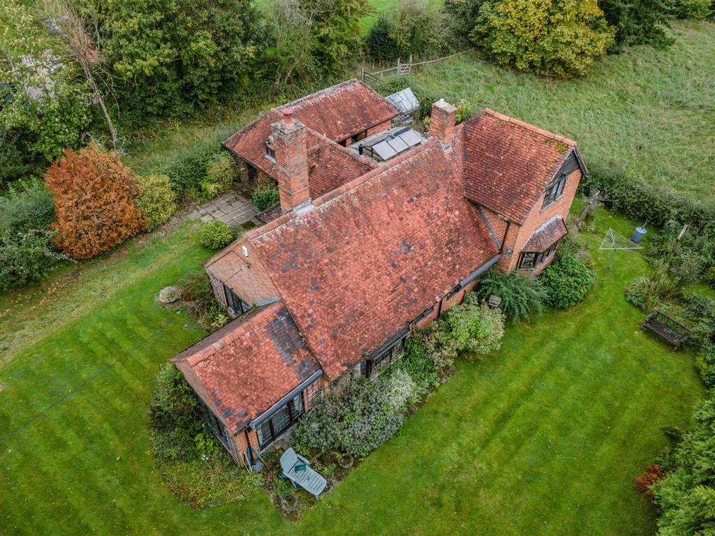 Queens Cottage-2 lo.jpg