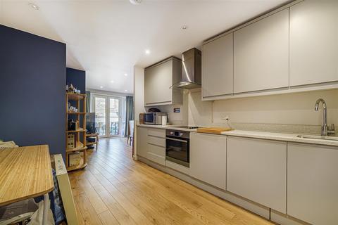 1 bedroom flat for sale, Knights Hill, West Norwood, SE27