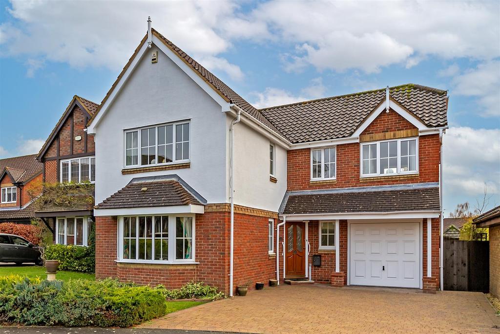 Damson Way, St. Albans 4 bed detached house for sale £1,200,000