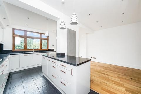 58 Waverley Avenue, London, E4 8HT