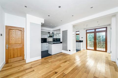 58 Waverley Avenue, London, E4 8HT
