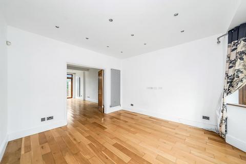 58 Waverley Avenue, London, E4 8HT
