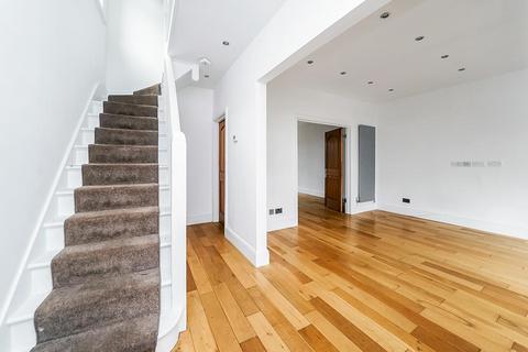 58 Waverley Avenue, London, E4 8HT
