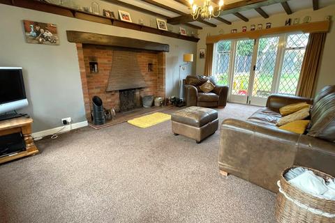 10 Showell Lane, Wolverhampton, WV4 4UA