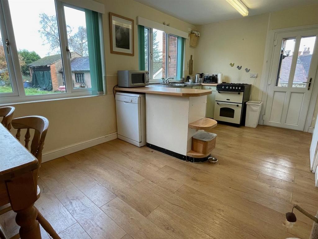 Dining kitchen