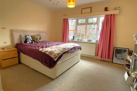 10 Showell Lane, Wolverhampton, WV4 4UA