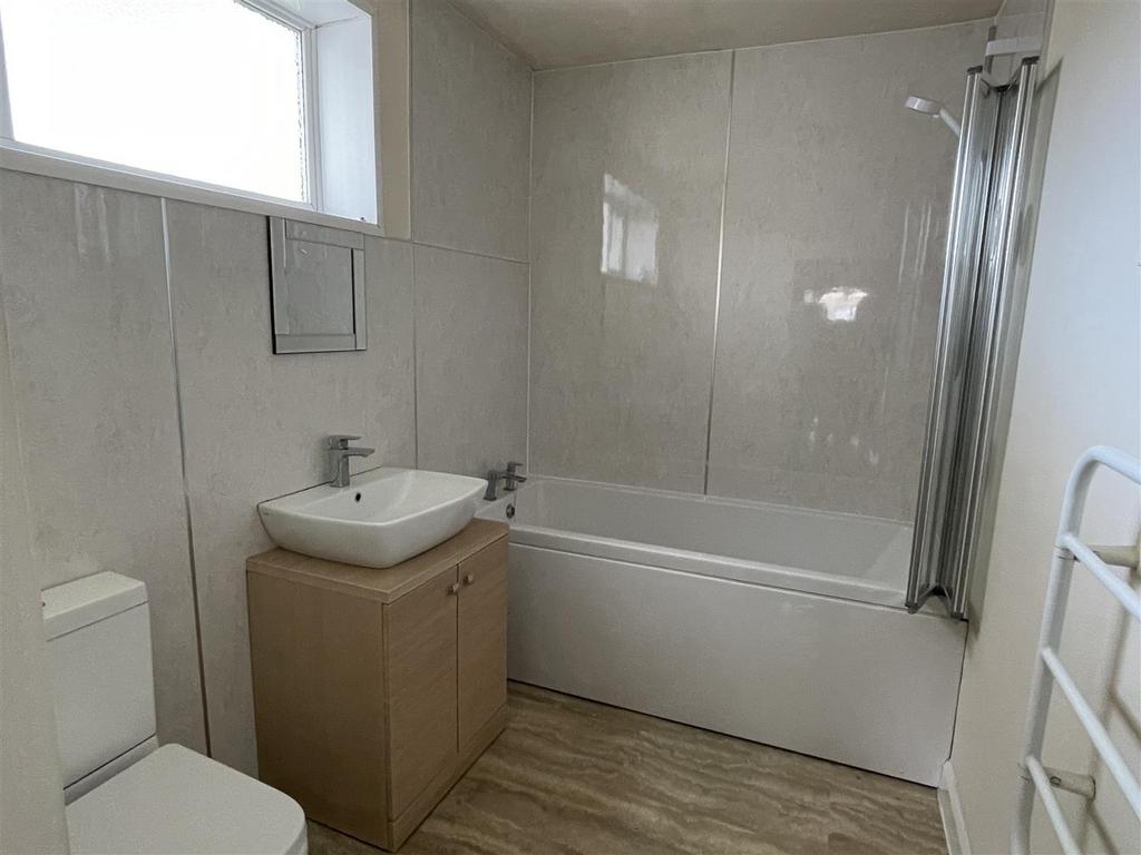 Sandybed Lane, Scarborough YO12 3 bed farm house £800 pcm (£185 pw)