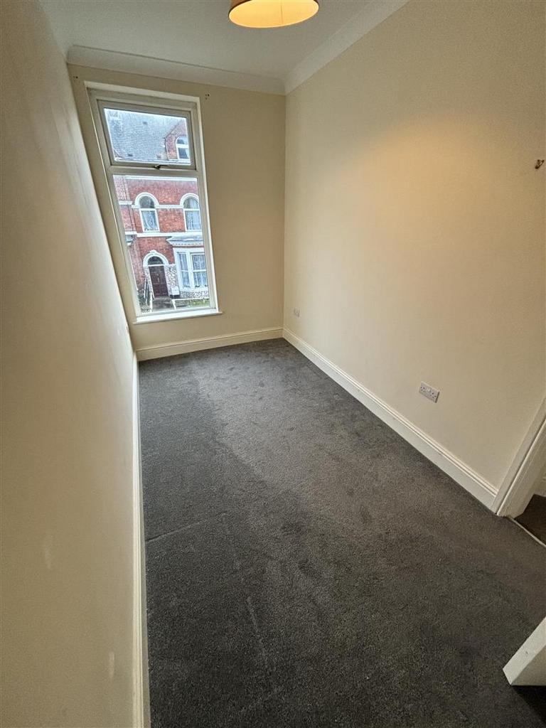 7 Londesborough Road, Scarborough YO12 2 bed apartment £625 pcm (£144 pw)