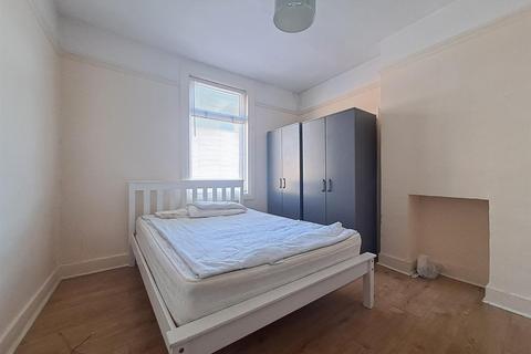 3 bedroom house to rent - 234 Barking Road, London