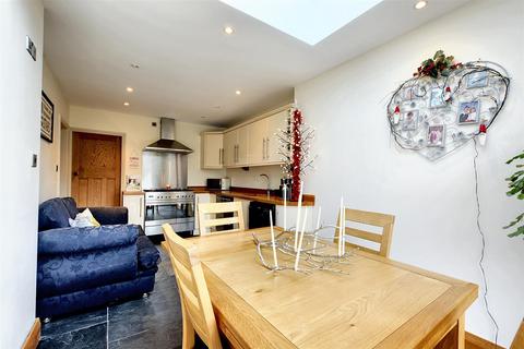 49 Derbyshire Drive, Ilkeston, DE7 4LG