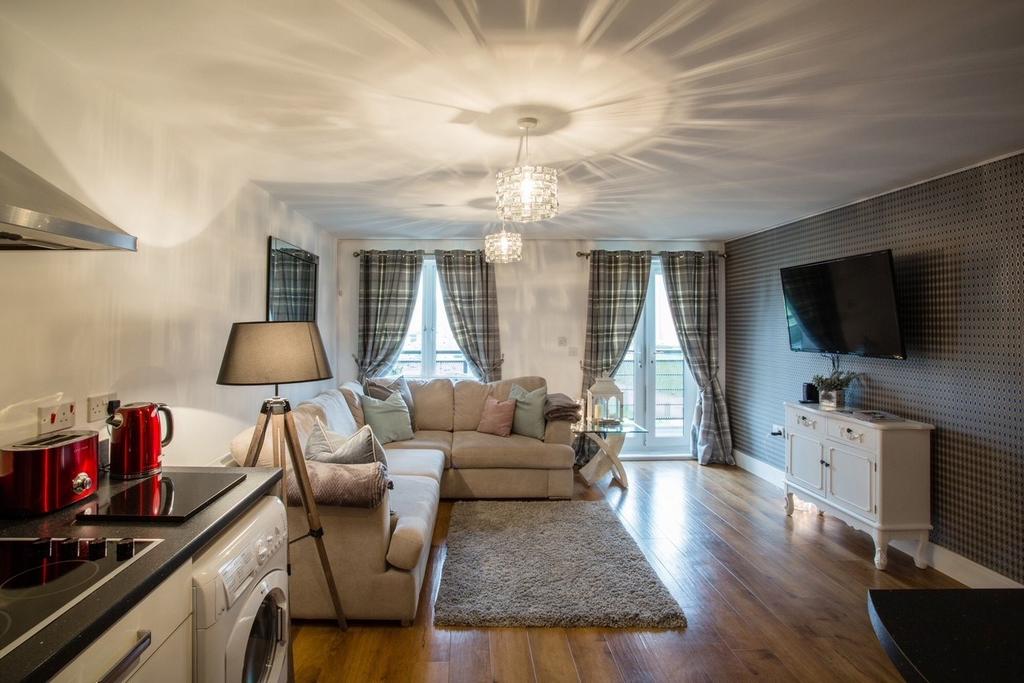 Kingsquarter, Maidenhead SL6 2 bed apartment to rent £1,900 pcm (£438 pw)