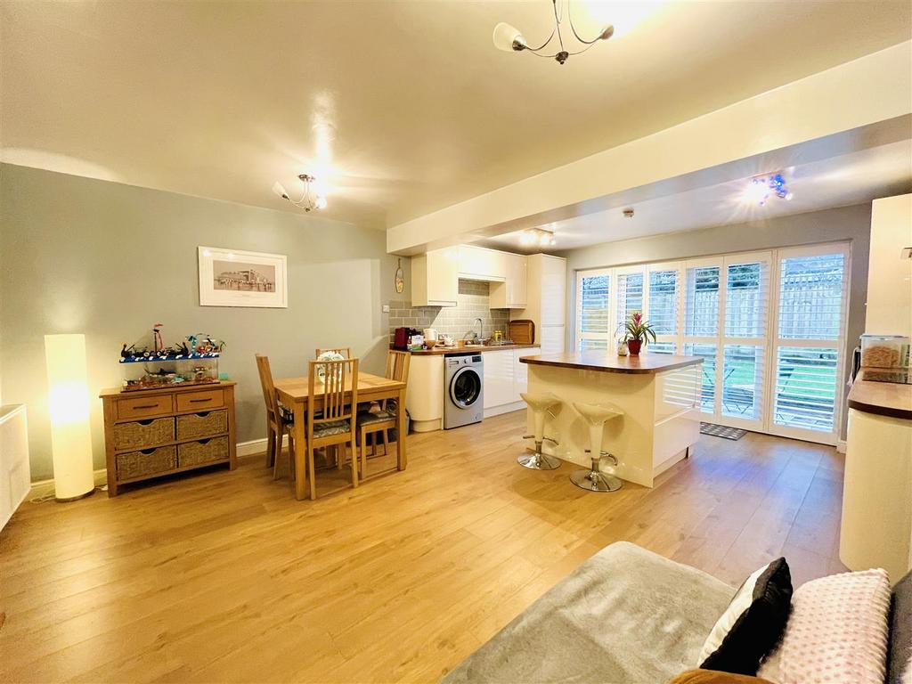 Pochard Drive, Broadheath, Altrincham 3 bed detached house for sale £375,000