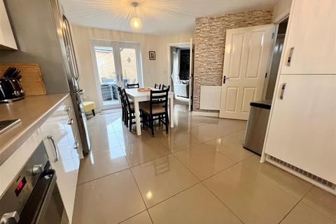 18 Oak Drive, Southminster, CM0 7FH