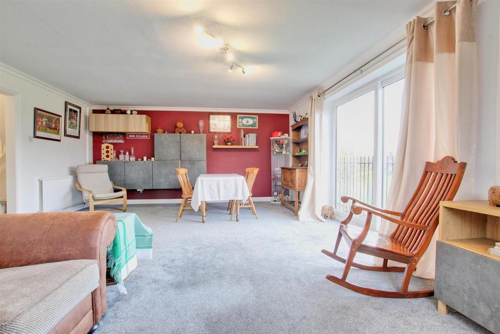 Mascotte Gardens, Hornsea 2 bed flat for sale £135,000